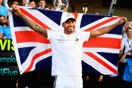 Lewis Hamilton 5. kez şampiyon