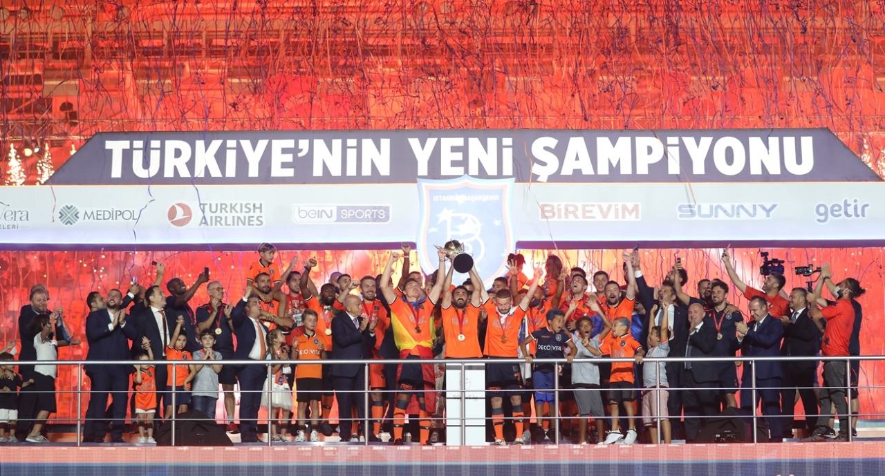 Süper Lig`in yeni şampiyonu Medipol Başakşehir