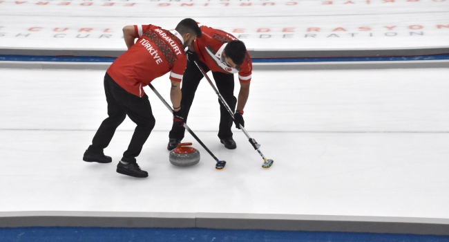 Milli curlingciler, Rusya'ya kaybetti Görseli
