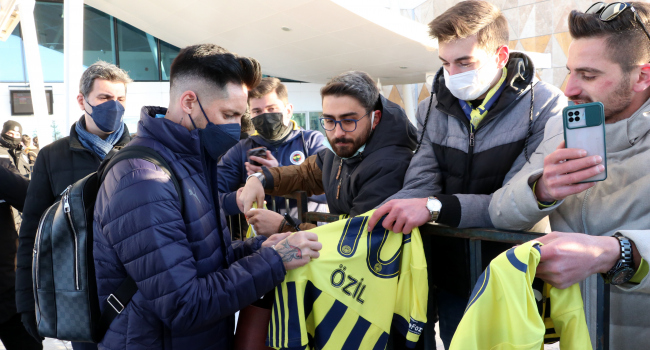Fenerbahçe kafilesi Sivas'a geldi Görseli