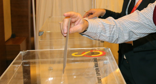 Galatasaray&#039;da başkan adaylarının renk seçimi yapıldı