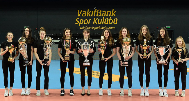 VakıfBank, alt yaş gruplarında da şampiyon Görseli