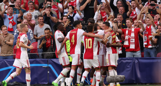 Ajax'tan Rangers'a fark - TRT Spor - Türkiye`nin güncel spor haber kaynağı