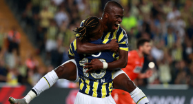 Fenerbahçe zirveye oynuyor