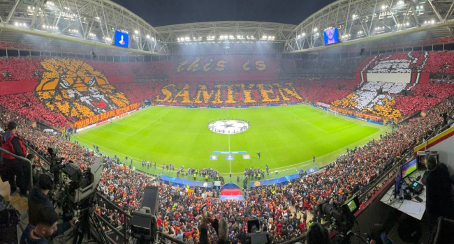 Galatasaray taraftarından 'Welcome to hell' koreografisi Görseli