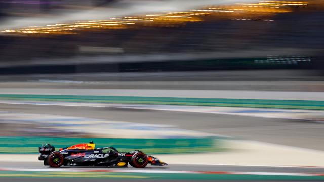Bahreyn'de pole pozisyonu Verstappen'in