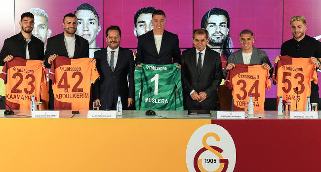 Galatasaray&#039;da 5 futbolcunun sözleşmesi yenilendi