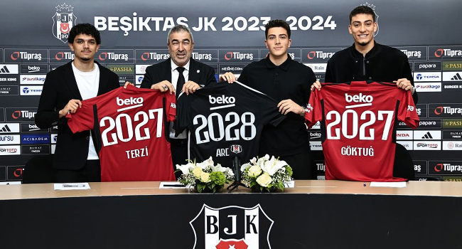 Beşiktaş&#039;ta 3 genç oyuncuya yeni sözleşme