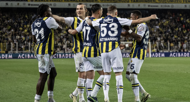 Dev derbide Fenerbahçe sevindi Görseli