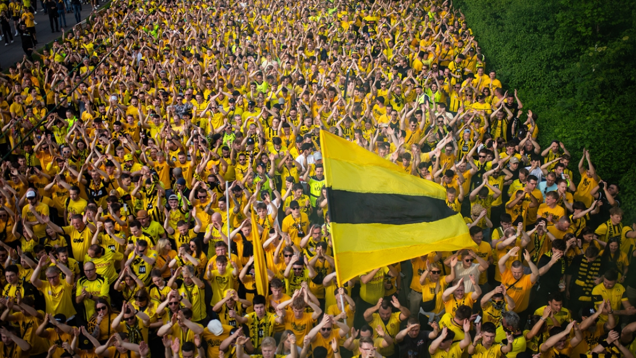 Borussia Dortmund taraftarı hazır